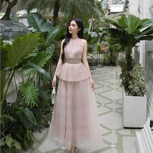 Elegant Pleated Blush Pink Maxi Dress